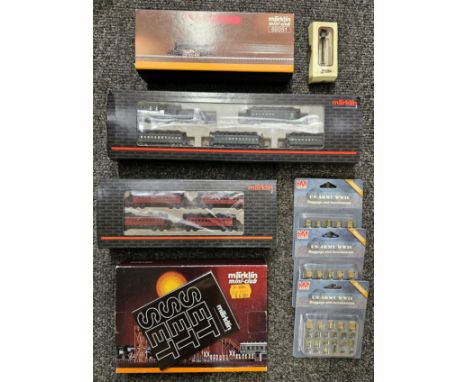 Marklin two Z gauge sets, plus coaches and accessories
untested but mostly appears unused