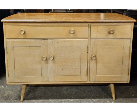 Ercol mid 20th century sideboard. Approx. 83 x 123 x 46cms
used with scuffs scratches, discoloured etc
