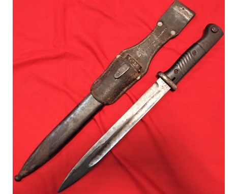 WW2 German K98 service bayonet, with matching numbered scabbard &amp; leather frog. Bakelite grips, weathered pommel with fro