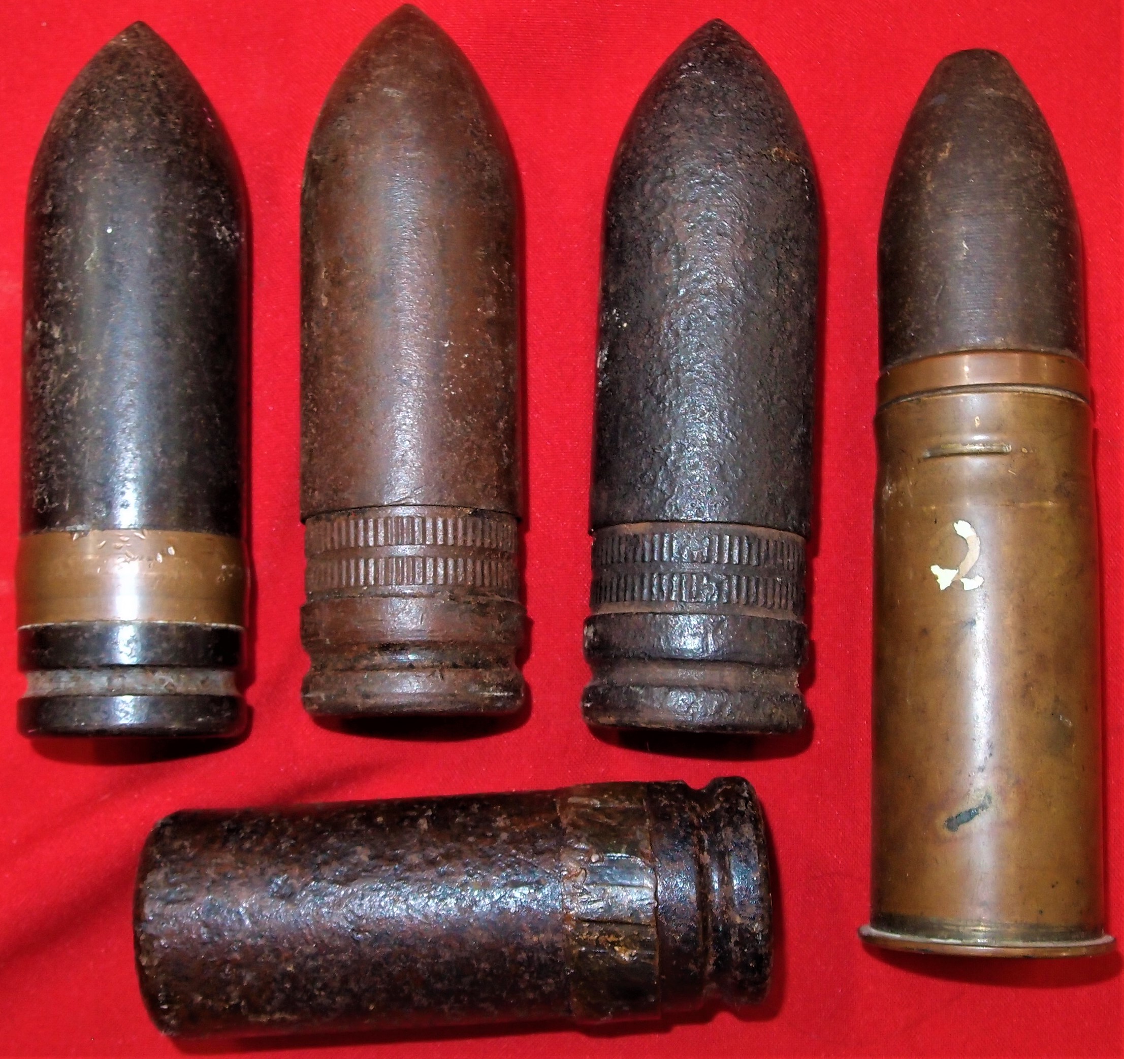 WW1 era artillery ammunition & shells (5). Includes projectiles, dug