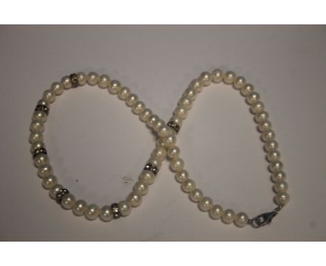A PEARL STYLE KNECKLACE
