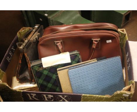 A COLLECTION OF VINTAGE BAGS 