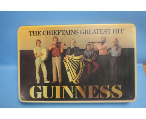 A VINTAGE LIGHT-UP GUINNESS BAR SIGN 
