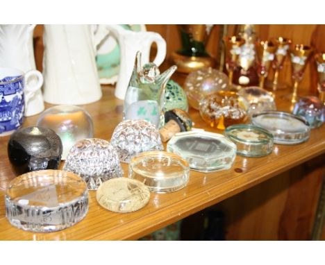 VARIOUS GLASS PAPERWEIGHTS AND A BOTTLE STOPPER, to include Caithness 'Mooncrystal' etc (s.d.)