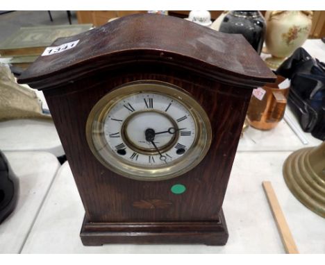 Smiths mantle clock with pendulum, W: 20 cm, H: 32 cm. Not available for in-house P&amp;P 