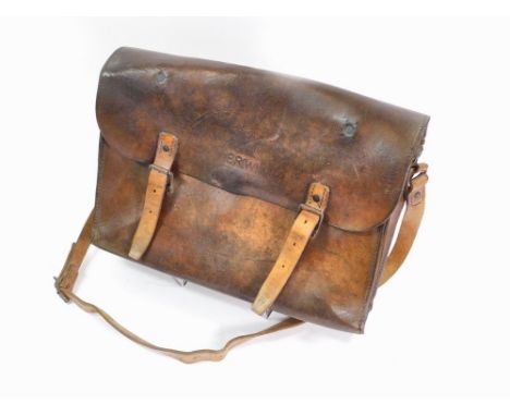 BRITISH RAILWAYS. A vintage British Railways (West) heavy duty leather guard's shoulder bag. The flap stamped BR(W) & the fro