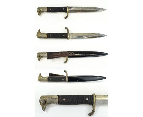 World War 1 - Period German Fighting Knife Imperial Fighting Knife with Steel Scabbard. Chromed Bird head Pommel and Guard wi