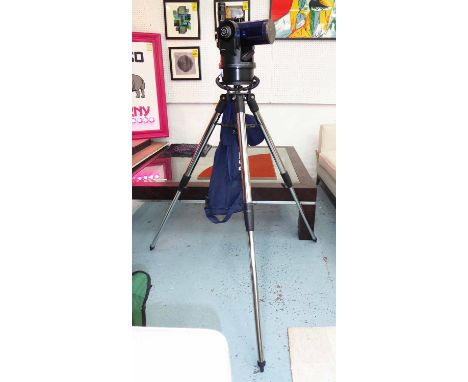 MEADE ASTRO TELESCOPE AND DELUX FIELD TRIPOD WITH ACCESSORIES, 145cm H. (4) 