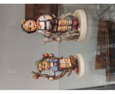 Two Hummel figures, a/f