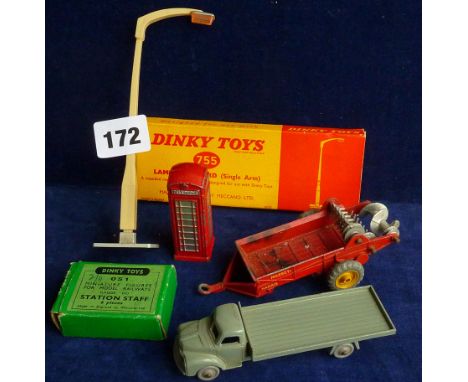 DINKY BOXED MODELS, 755 LAMP STANDARD, U/B PHONE BOX, FARM TRAILER, BOXED STATION STAFF, 051, U/B DUBLO FLAT BED