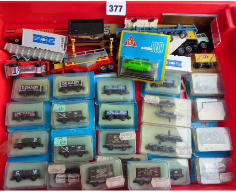 PECO, 20 BOXED N GAUGE WAGONS PLUS A SELECTION OF VARIOUS N SCALE WAGONS