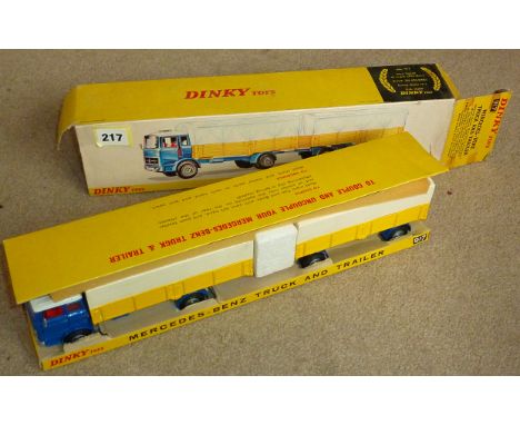 DINKY SUPER TOY BOXED LORRY 917, MERCEDES TRUCK & TRAILER