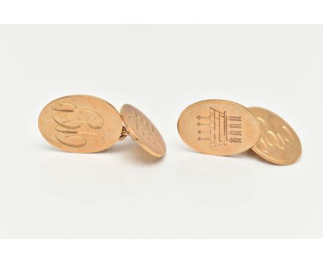 A PAIR OF 9CT CUFFLINKS, oval cufflinks with chain link fittings, engraved monogram detail to the one side and crest engraved