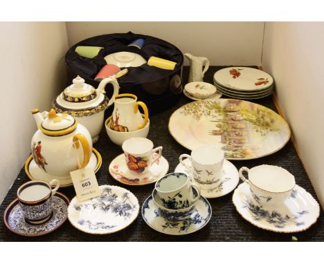 A quantity of Worcester and Royal Worcester porcelains, to include 18th century blue and white items, a part tea set decorate