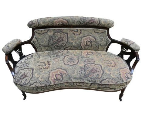 An Edwardian mahogany and boxwood boudoir sofa, the openwork frame with boxwood stringing, raised on tapering legs with brass
