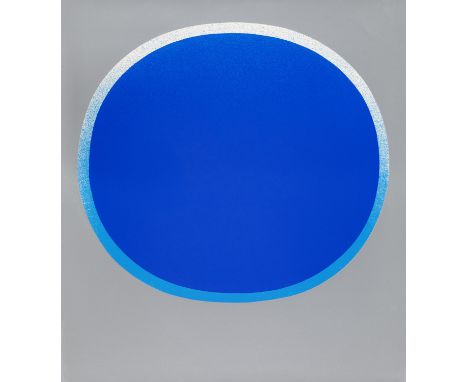 Rupprecht Geiger.  (1908 - 2009 München). Blauer Kranz mit hellem Kranz auf Silber. 1971. Serigraphie in Farbe auf Velinkarto