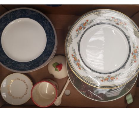 A mixed collection of ceramic items to include Royal Doulton legacy pattern salad plates x 12, Royal Doulton Strasbourg Dinne