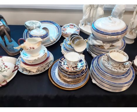 PART STAFFORDSHIRE DINNER SERVICE WEDGEWOOD TEA SET AND OTHER WARES APPROX 40 ITEMS