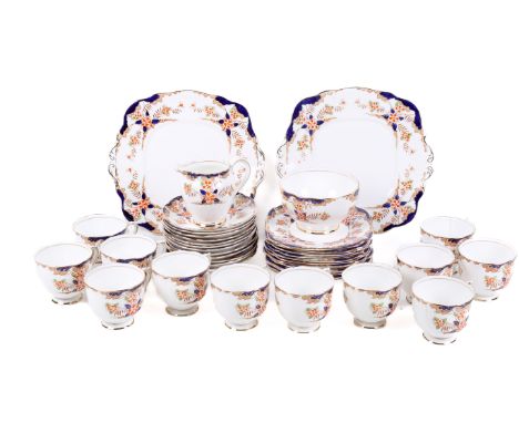 A Victorian Roslyn China Gaiety tea service. Including twelve cups, milk jug and sugar bowl, etc. Max. H7cm
