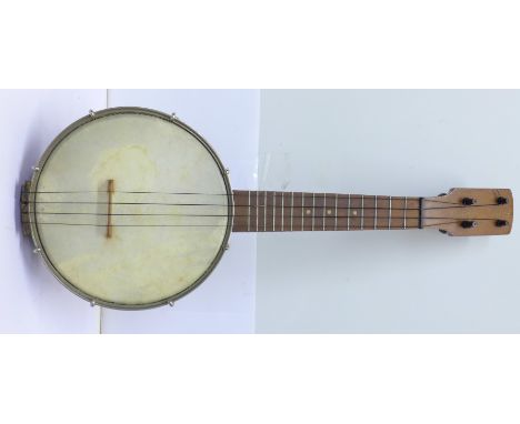 A vintage Apollo banjo ukulele in case