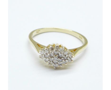 A 9ct gold and diamond cluster ring, 2.3g, R