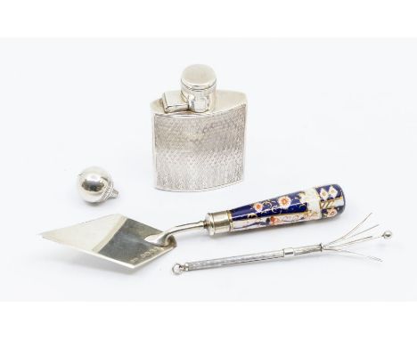 A group of silver to include: a Victorian silver and porcelain trowel shaped server, Imari porcelain handle, the plain blade 