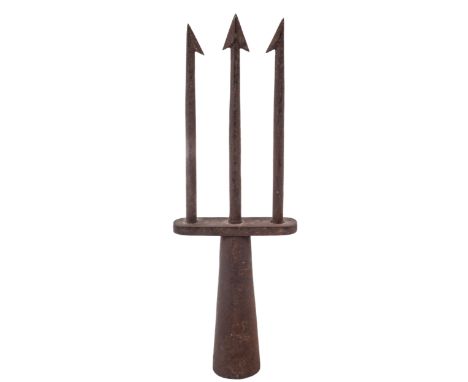 An unusual 19th century 'Eel glove' in the form of a trident. 22.3 cm long