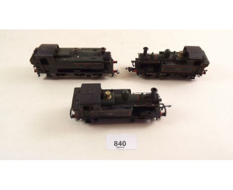 A Graham Farish GWR 'oo' gauge engine and two Airfix engines 1466