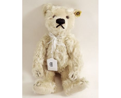 A blonde Steiff teddy bear, 26cm