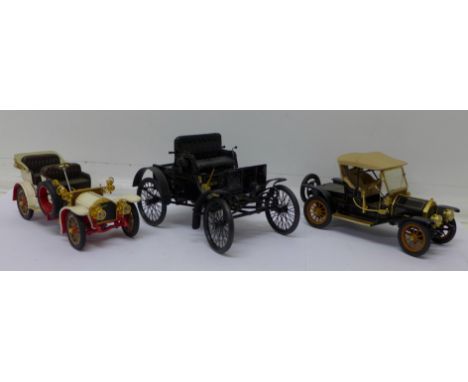 Three Franklin Mint model vehicles, 1910 Cadillac, an 1899 Packard and a Mercedes Simplex, boxed