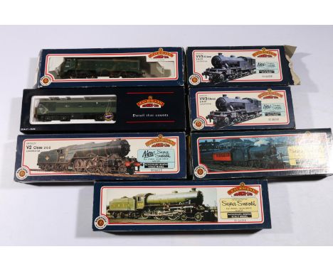 Bachmann Branchline OO gauge model railway locomotives including: 31851 0-6-0 J39 Class tender locomotive 64964 BR black; 315