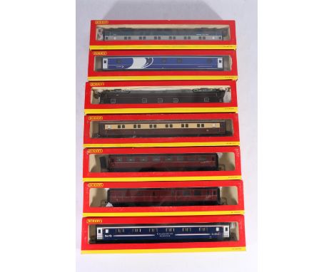 Hornby OO gauge model railways coaches including R428 BR mk3 sleeper coach E10543, R4283A Scotrail Caledonian Sleeper coach 1