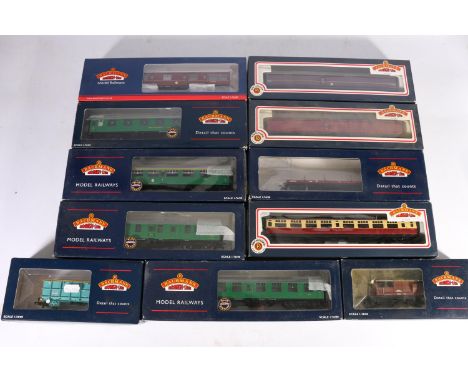 Eleven Bachmann Branchline OO gauge model railways coaches and other rolling stock including 33825C 25 ton Queen Mary brake v