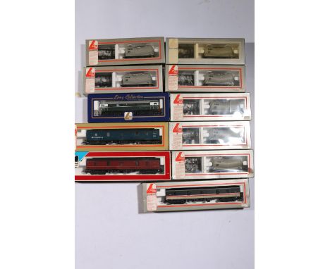 Lima Models OO gauge model railway including: L204699 diesel locomotive Class 26 D5300 BR green; 305606A1; six 305606A2; 3056