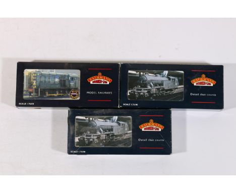 Bachmann Branchline OO gauge model railways locomotives including: 31610 2-6-2 tank locomotive 67645 BR black; 32112 diesel s