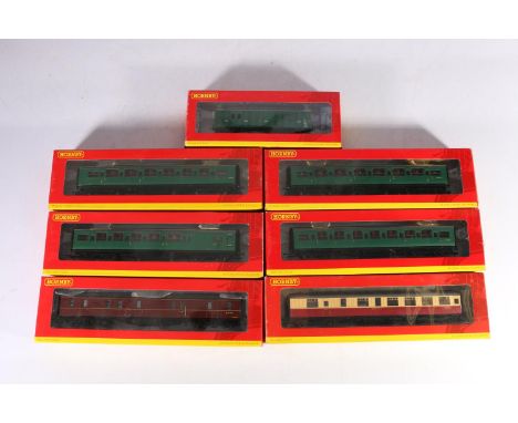 Hornby OO gauge model railways coaches and other rolling stock including R4181 BR 61ft 6in buffet car E9133E, R4302E Br Mauns