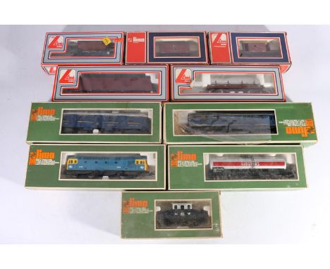 Lima Models OO gauge model railways including: 8049L diesel locomotive D6524 BR blue; 9301 Charge Max6T baggage coach 25140; 