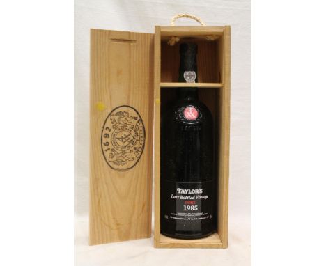 TAYLOR'S 1985 4XX LBV (Late Bottled Vintage) port, bottled in Oporto 1990 for Taylor, Fladgate and Yeatman Vinhos, 20% abv 15