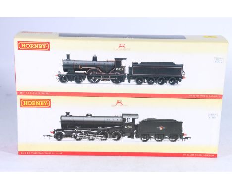 Two Hornby DCC Ready OO gauge model railways locomotives including R2712 4-4-0 Class T9 tender locomotive 30724 BR black, and
