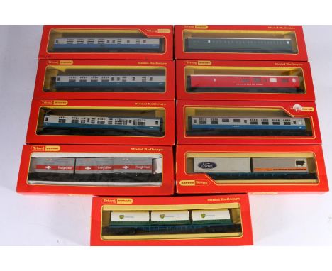 Triang Hornby OO gauge model railways including: R633 Freightliner wagon; R635 BR Freightliner wagon with 3-20ft BP Chemical 