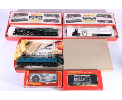 Hornby OO gauge model railway locomotives including: R388U Assembly Pack; R552 Silver Seal 4-6-2 Oliver Cromwell tender locom