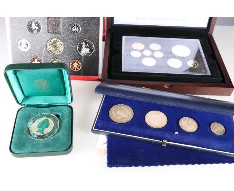 The Royal Mint UNITED KINGDOM Elizabeth II proof coin collection 1995 in red leather case with certificate of authenticity, W