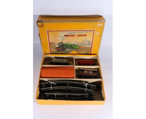 Hornby O gauge model railways TS431 No1 Special Tank Goods Set with 0-4-0 locomotive 2162 LNER green, boxed. 
