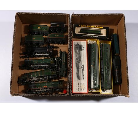 OO gauge model railway locomotives including: Triang 4-6-2 locomotive Princess Elizabeth 46201; Triang Hornby 4-6-0 locomotiv