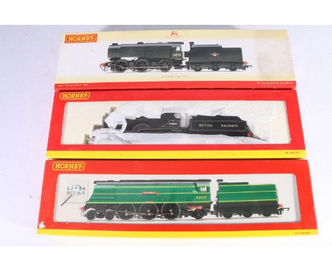 Three Hornby OO gauge model railways locomotives including R2183B 4-4-0 Class 2P tender locomotive 40634 BR black, R2315 4-6-