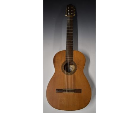 Ricardo Sanchis,&nbsp;Masanasa Valencia, 2680 Clasica Spanish Flamenco guitar,&nbsp;made for Boosey and Hawkes, London, with 