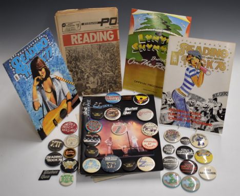 Music memorabilia including Reading Festival 1976 and 1977 programmes/newspapers, badges mostly associated to Reading Festiva