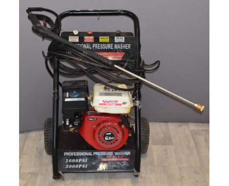 Petrol 'Professional Pressure Washer' with variable 2600 Ps1 - 3000 psi pressure powered by a 168F 6.5hp engine