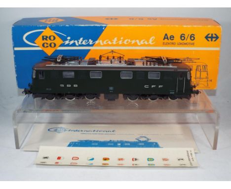 Model Railways - a Roco International HO scale electric locomotive ref. 4195, model appears to be in near mint condition with