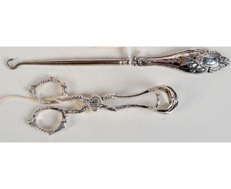 A pair of Victorian silver birds' feet scissor sugar tongs, the handles modelled as birds' heads, by Joseph Rodgers & Sons, 1